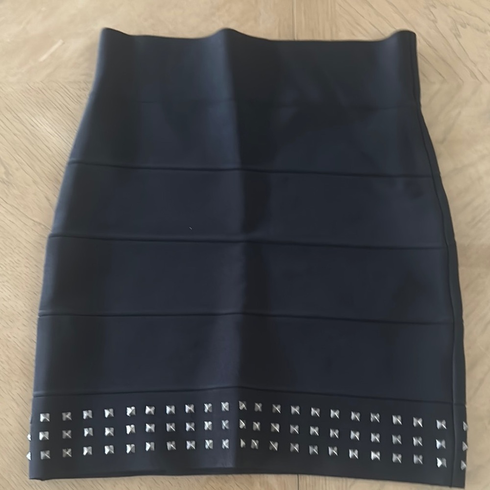BCBGMaxAzria Black Pencil Skirt Elegant Tailored Design